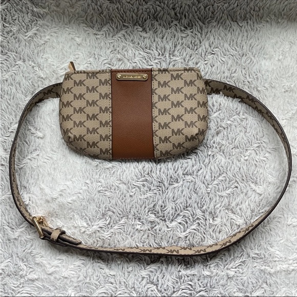Michael Kors Monogram Brown Belt Bag - Picture 4 of 6